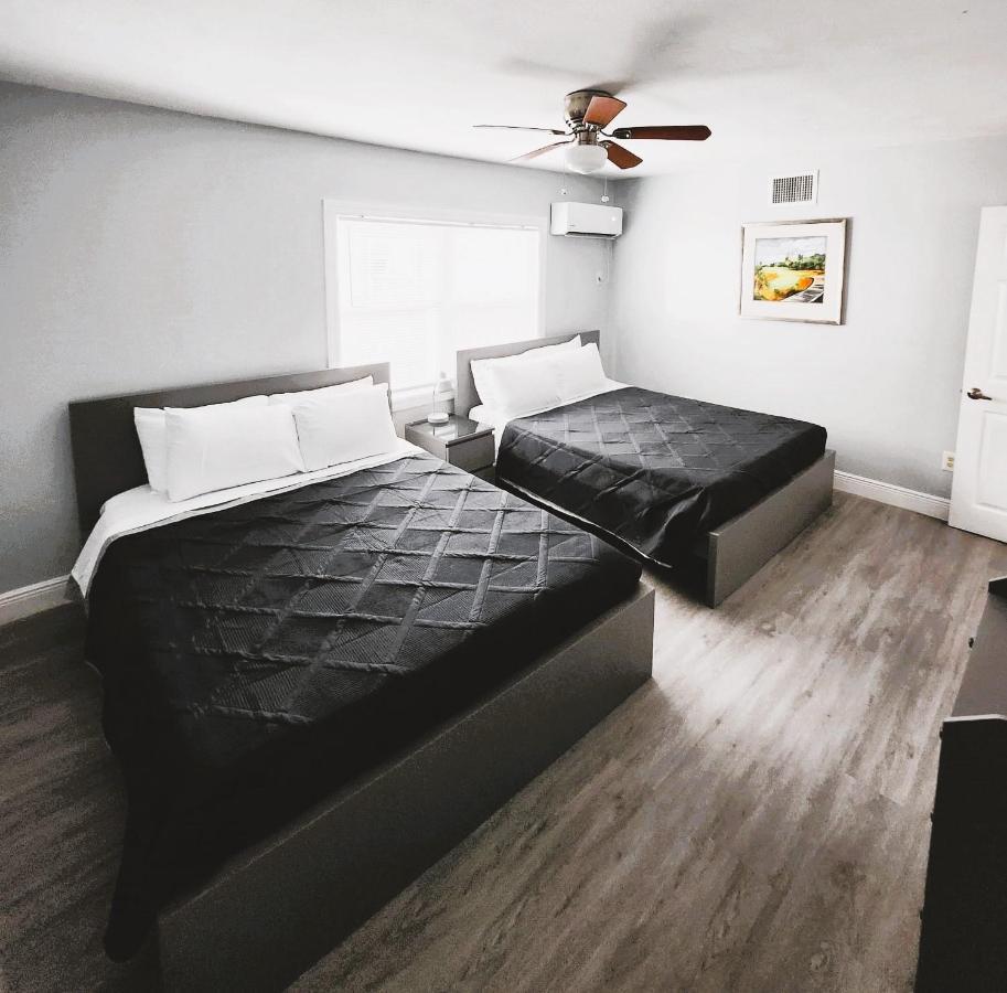 Apartment Cheerful Super + 2 Queen + Sofa Bed Minutes From The Airport!