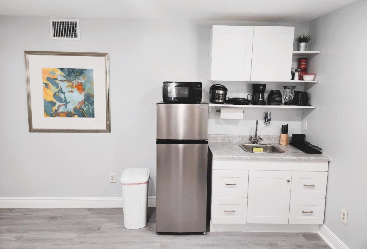 Cheerful Super + 2 Queen + Sofa Bed Minutes From The Airport! Apartment *
